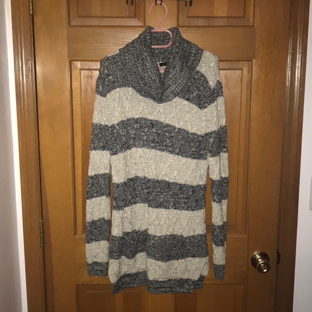 Crowl neck sweater 100% cotton - true to size
